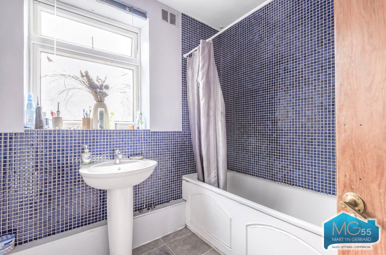 3 bedroom Apartment to rent - Martyn Gerrard