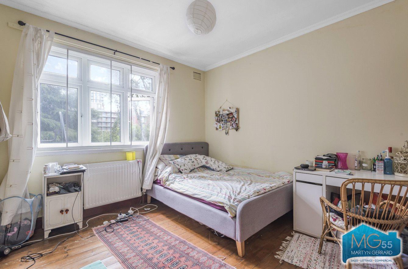 3 bedroom Apartment to rent - Martyn Gerrard