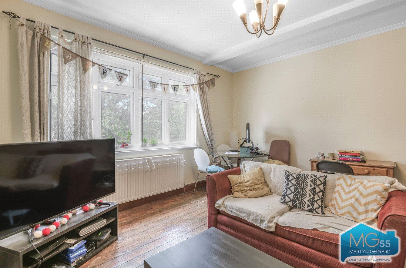 3 bedroom Apartment to rent - Martyn Gerrard