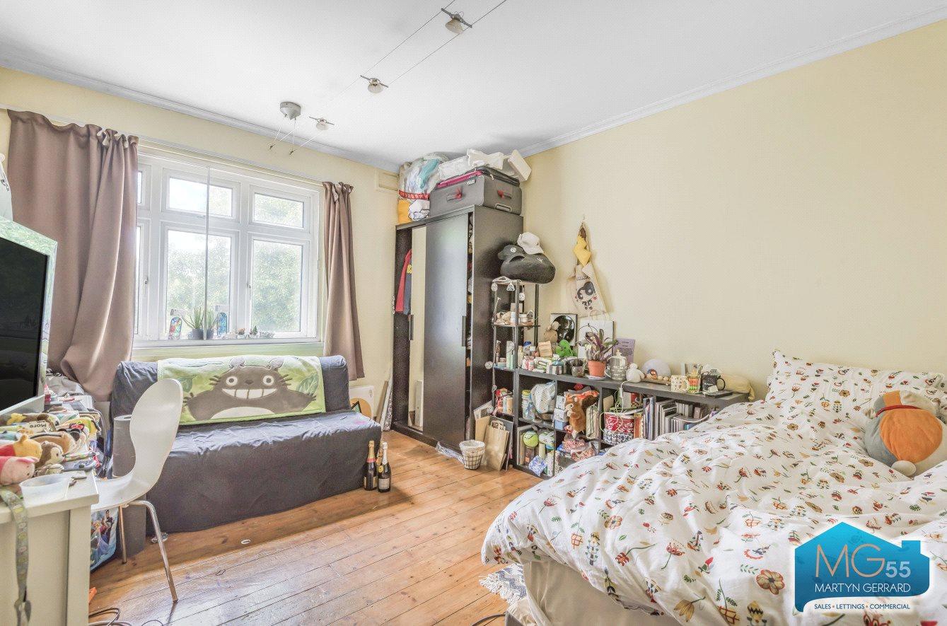 3 bedroom Apartment to rent - Martyn Gerrard