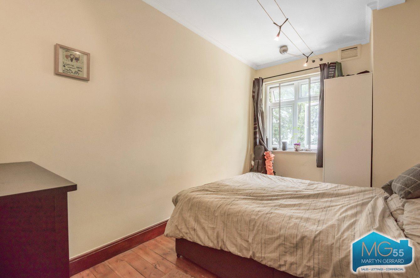 3 bedroom Apartment to rent - Martyn Gerrard