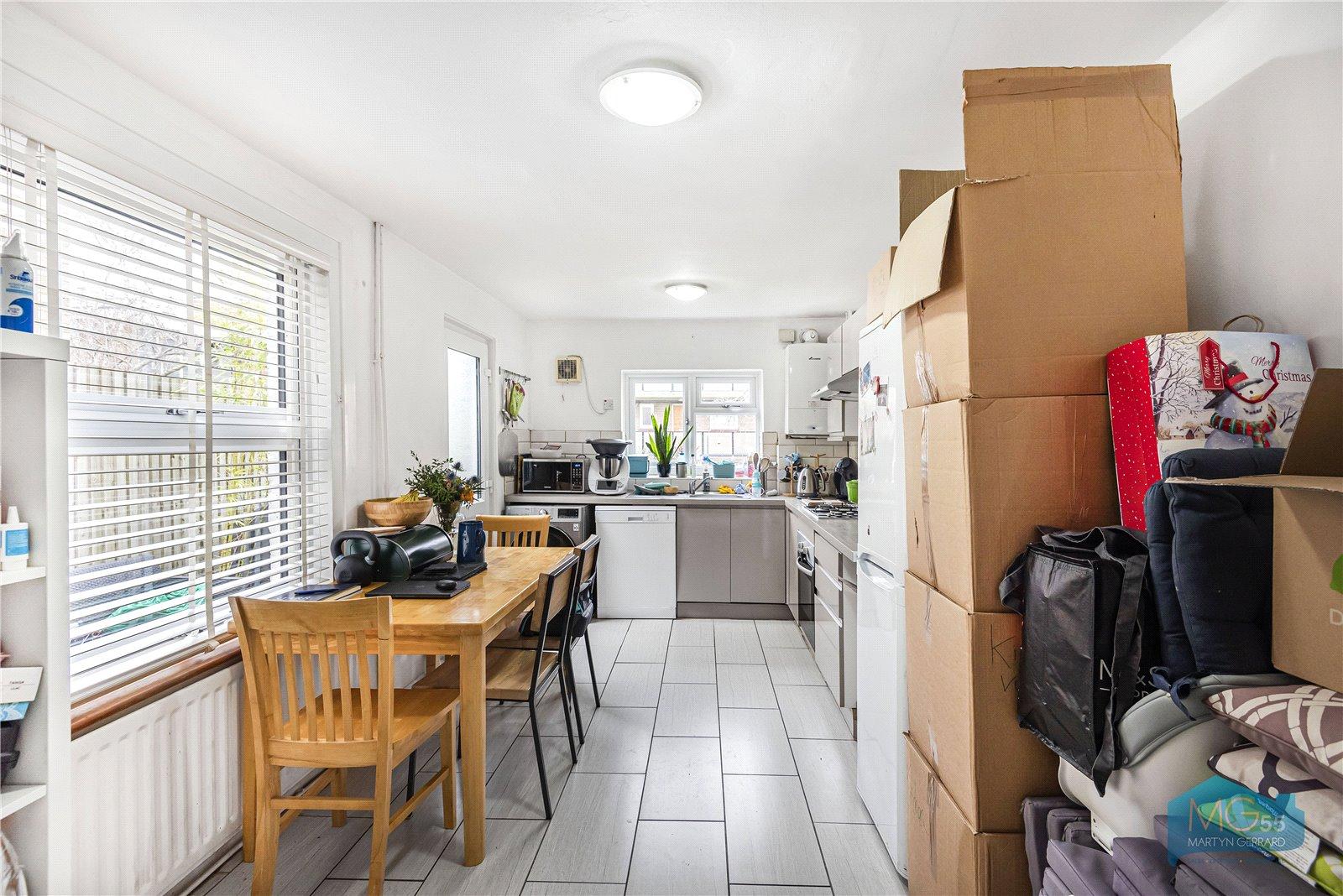 3 bedroom Terraced House to rent - Martyn Gerrard