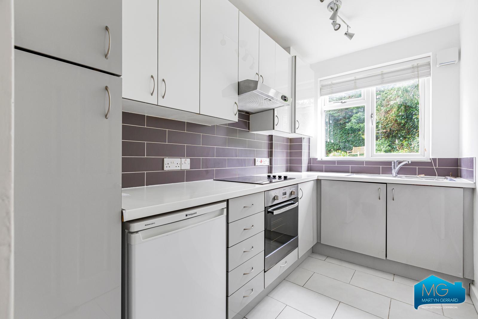 1 bedroom Ground Floor Flat to rent - Martyn Gerrard