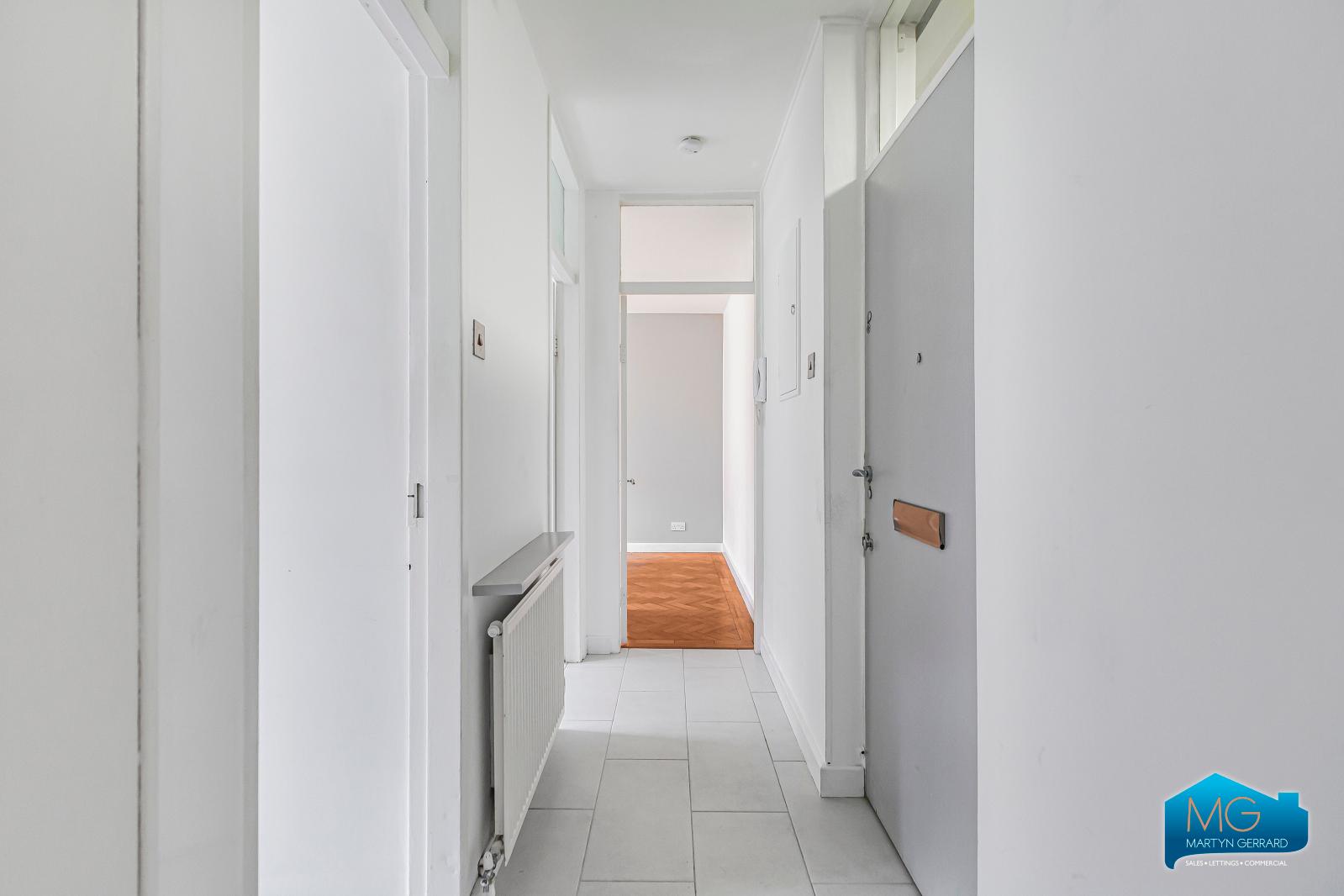 1 bedroom Ground Floor Flat to rent - Martyn Gerrard