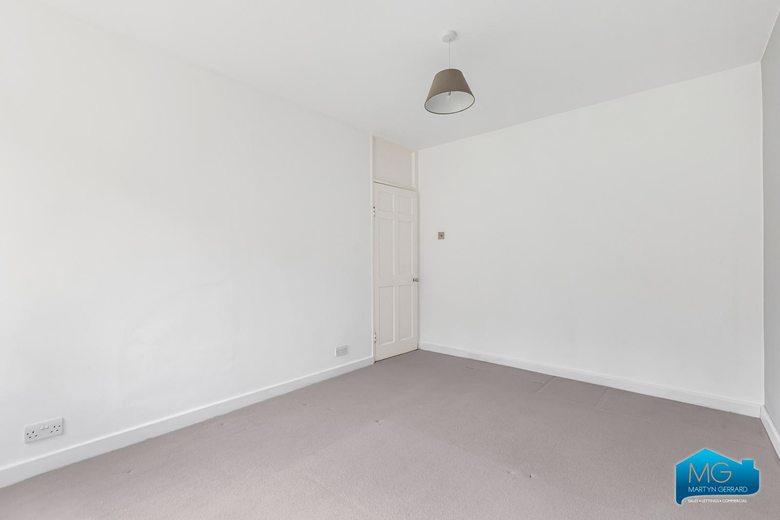 1 bedroom Ground Floor Flat to rent - Martyn Gerrard