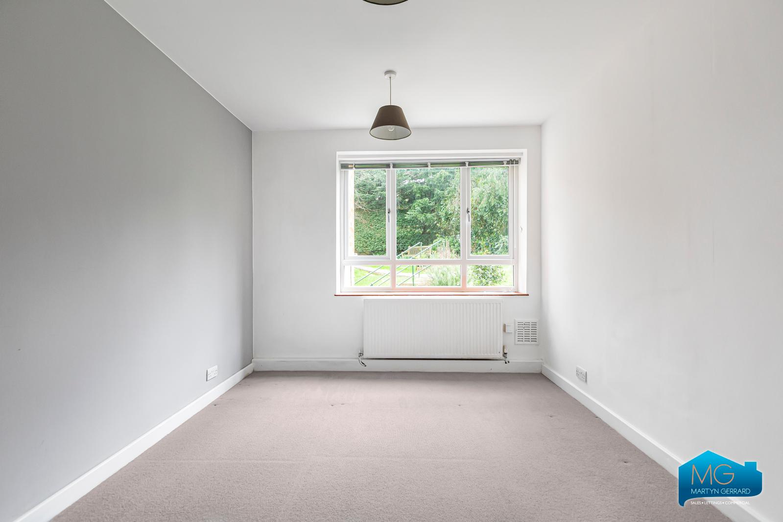 1 bedroom Ground Floor Flat to rent - Martyn Gerrard