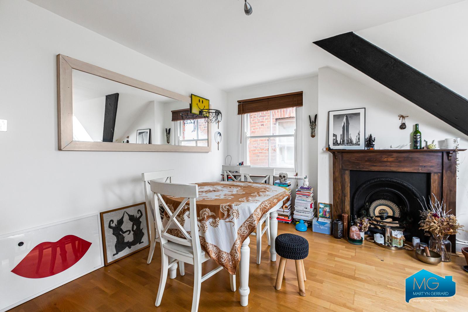 2 bedroom Terraced House to rent - Martyn Gerrard