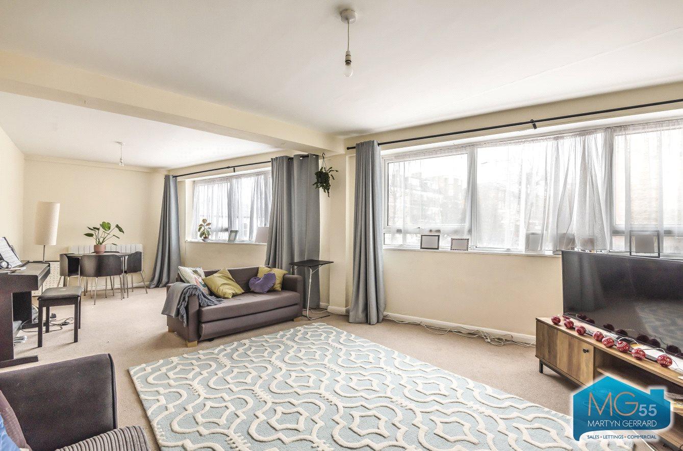 2 bedroom Apartment to rent - Martyn Gerrard