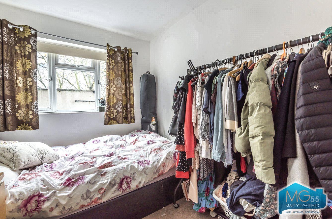 2 bedroom Apartment to rent - Martyn Gerrard