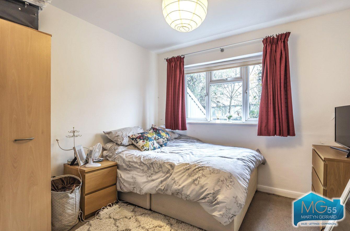 2 bedroom Apartment to rent - Martyn Gerrard