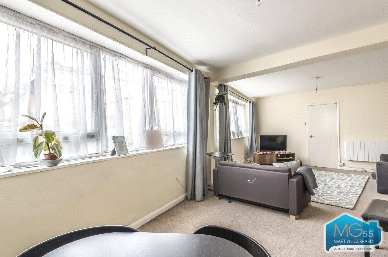 2 bedroom Apartment to rent - Martyn Gerrard