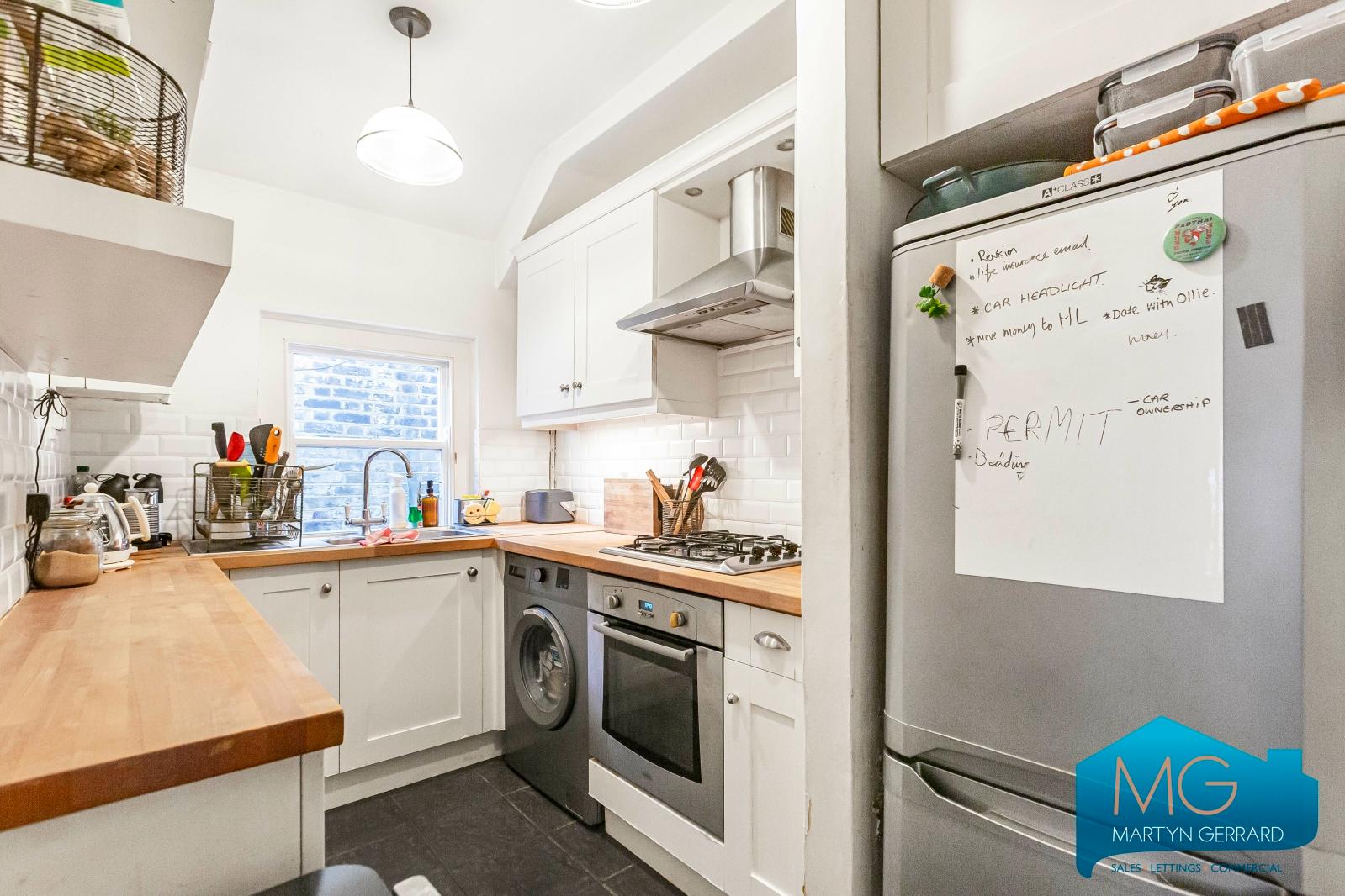 2 bedroom Terraced House to rent - Martyn Gerrard