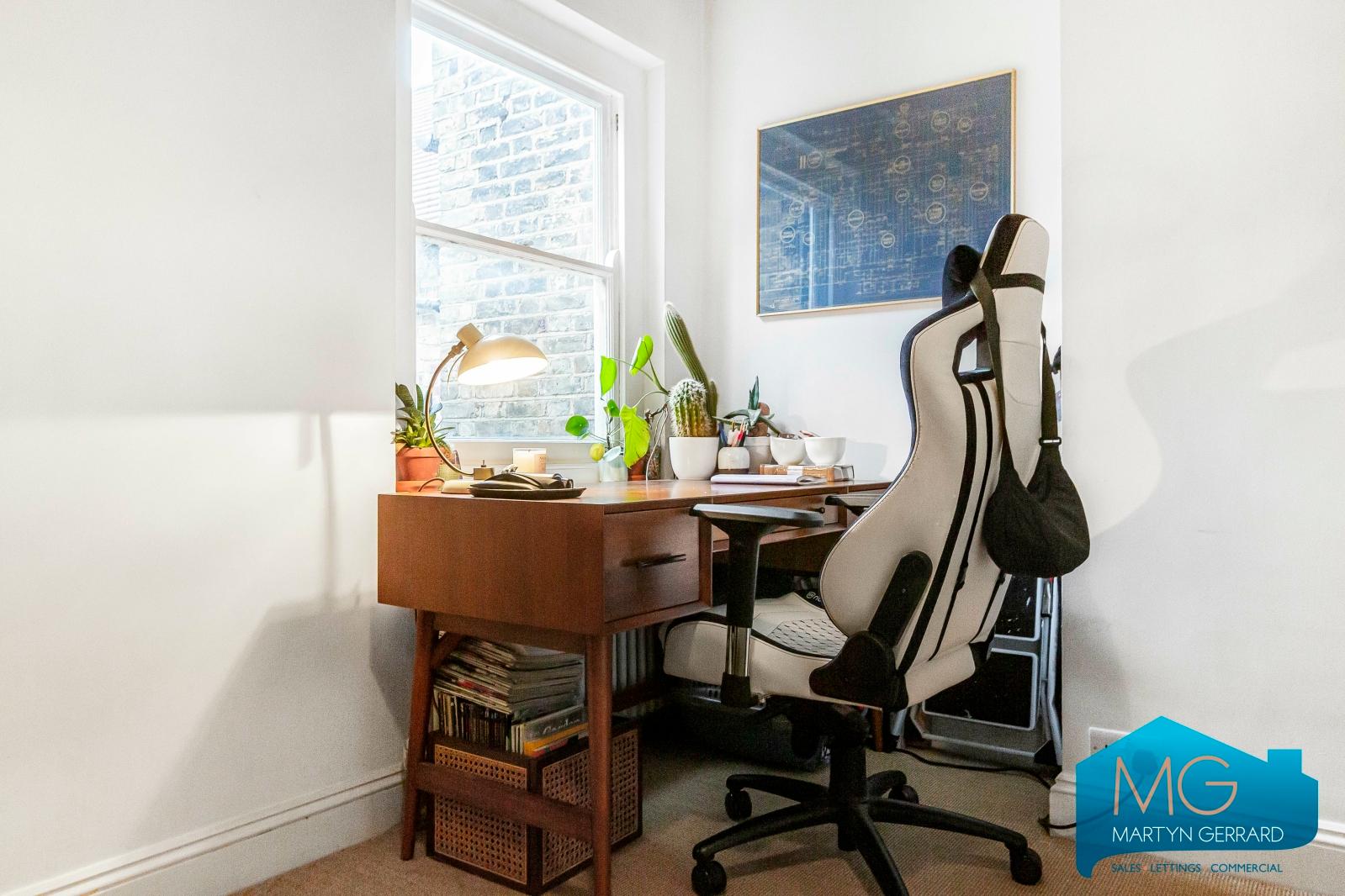2 bedroom Terraced House to rent - Martyn Gerrard