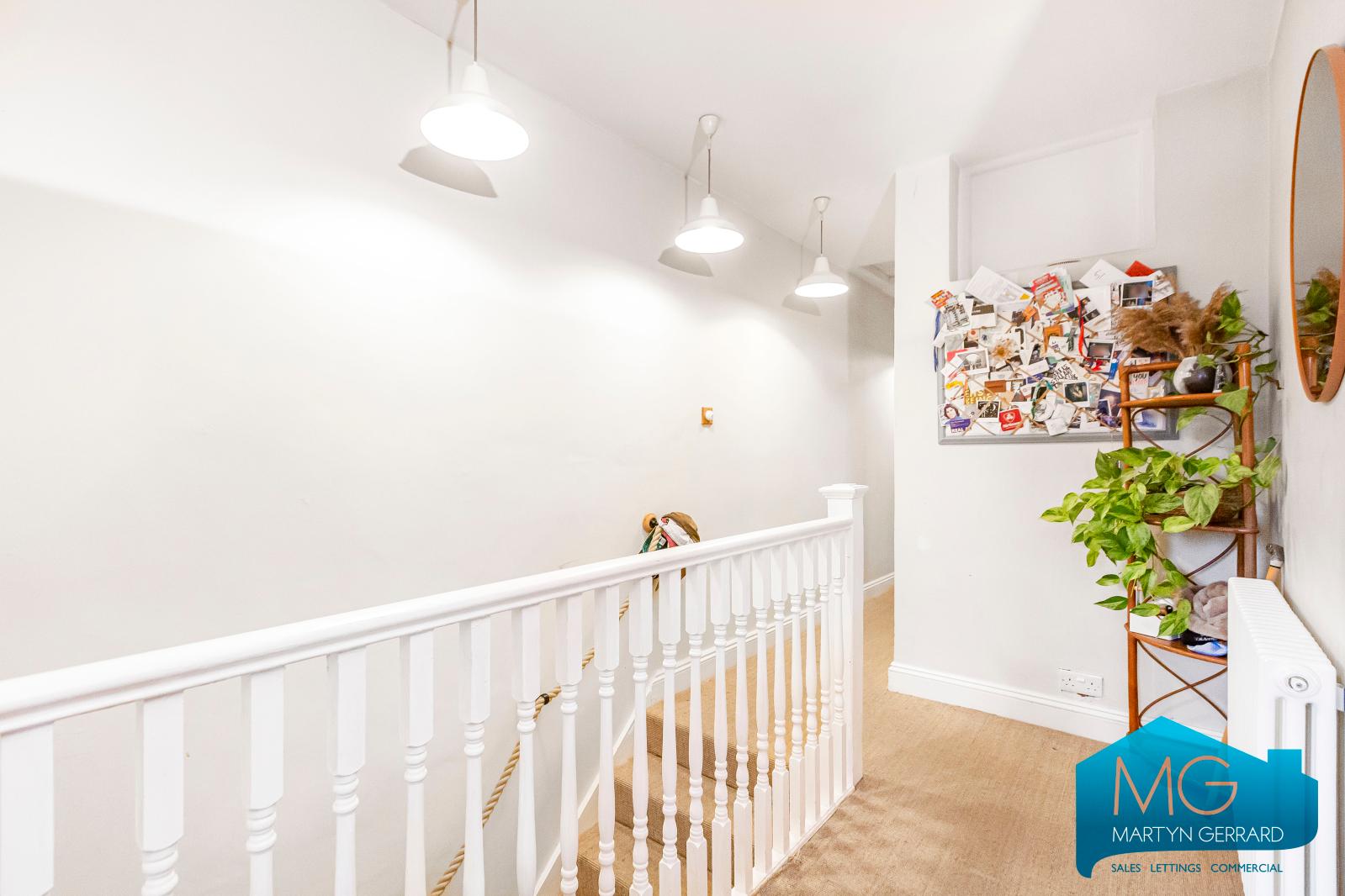 2 bedroom Terraced House to rent - Martyn Gerrard