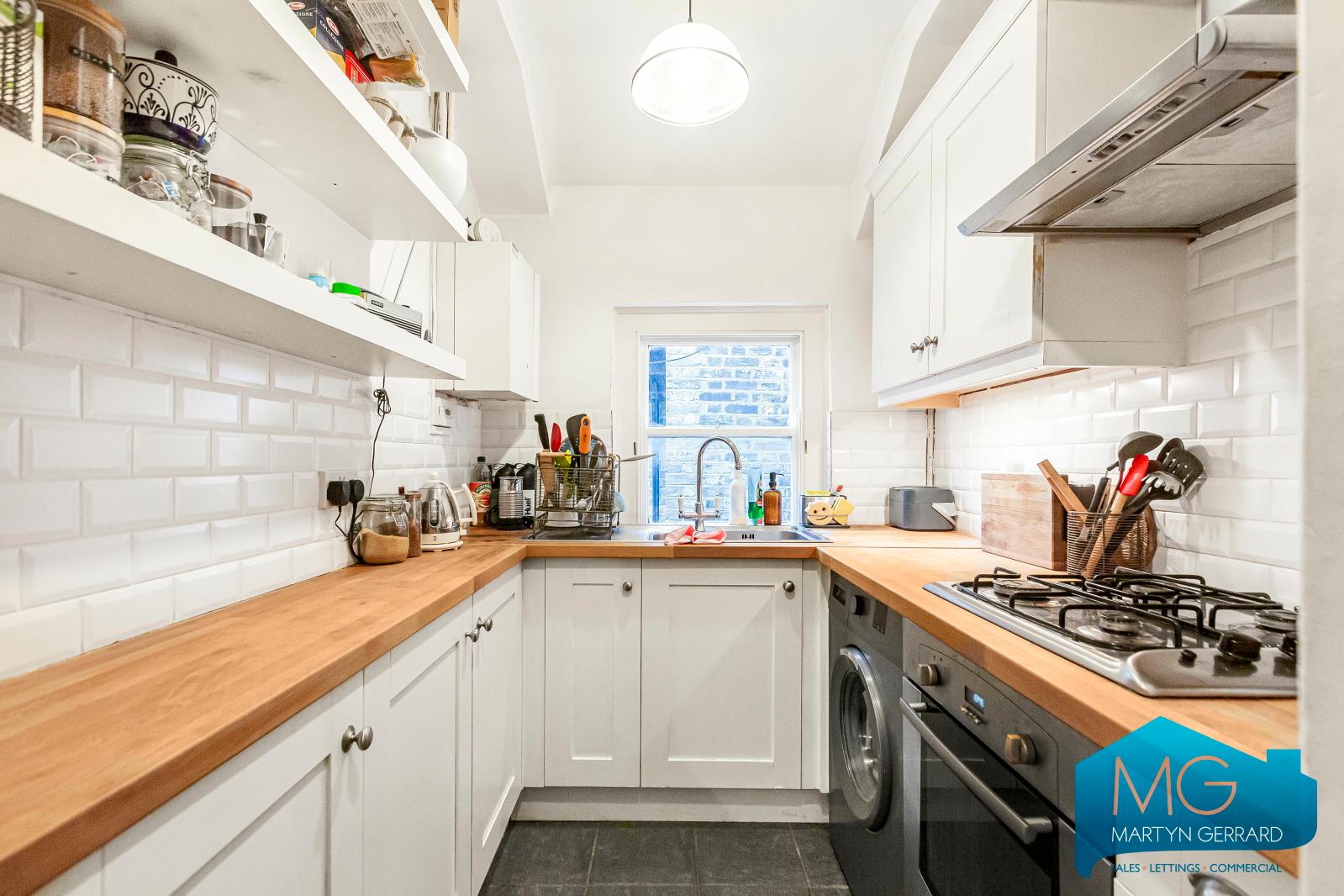2 bedroom Terraced House to rent - Martyn Gerrard