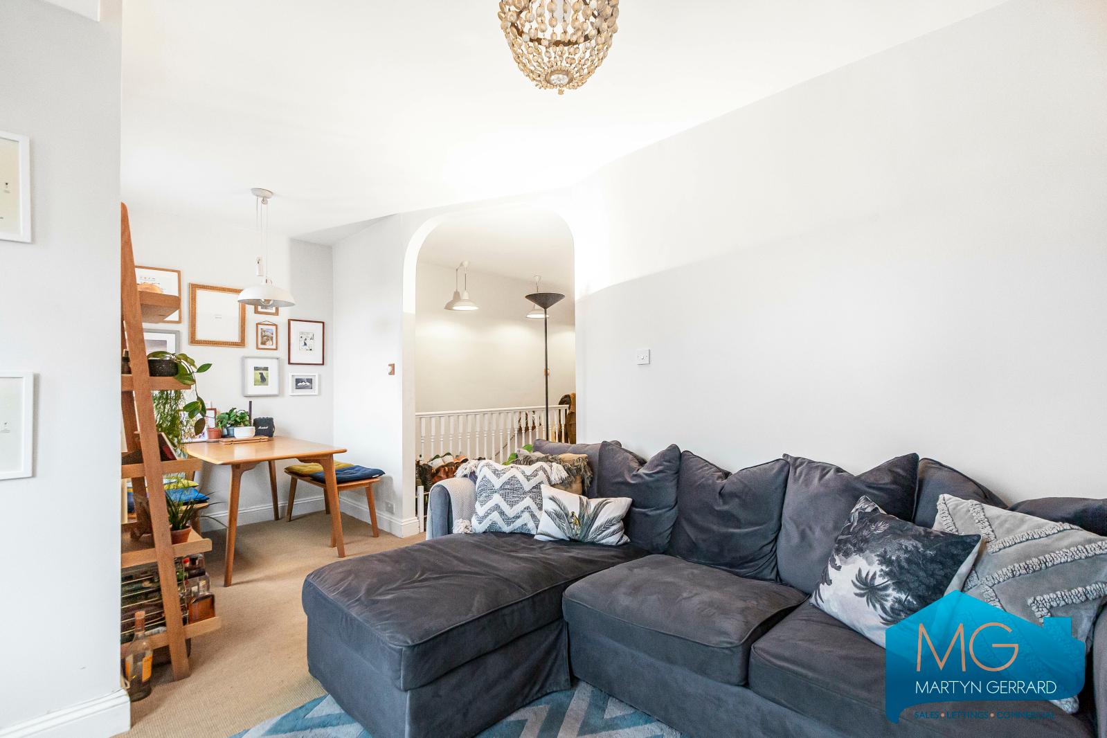 2 bedroom Terraced House to rent - Martyn Gerrard