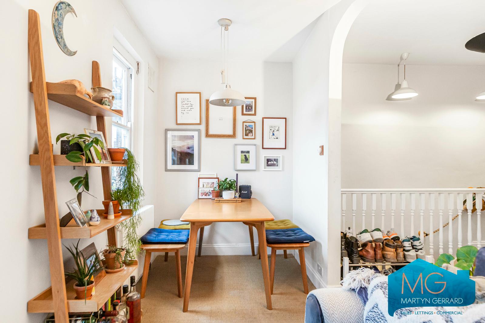 2 bedroom Terraced House to rent - Martyn Gerrard