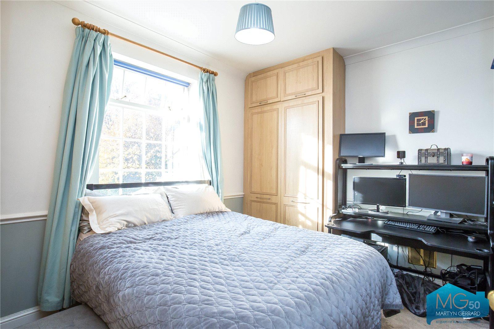 2 bedroom Terraced House to rent - Martyn Gerrard
