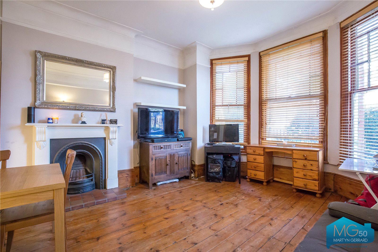 2 bedroom Terraced House to rent - Martyn Gerrard