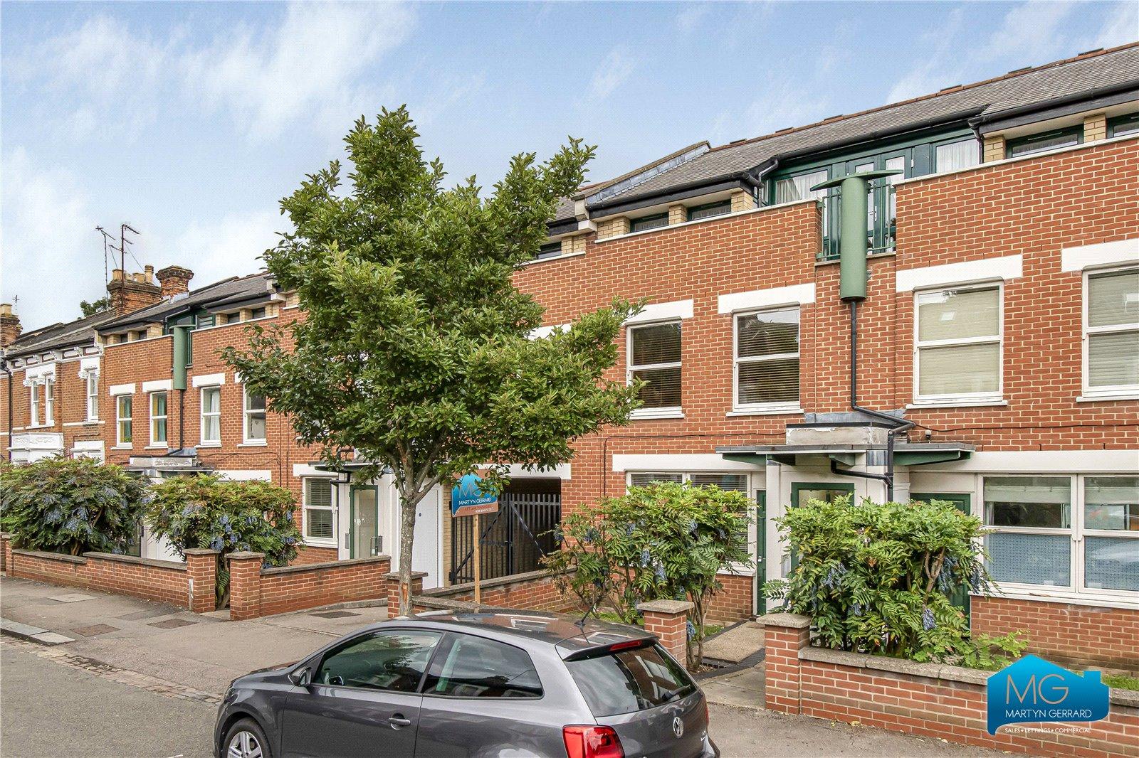 1 bedroom Ground Floor Flat to rent - Martyn Gerrard