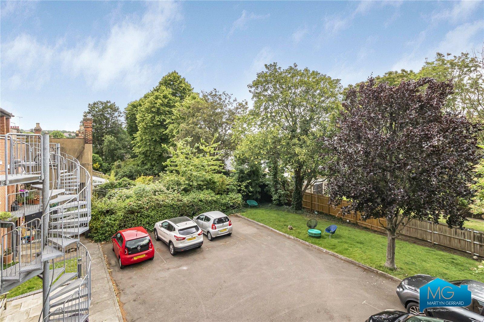 1 bedroom Ground Floor Flat to rent - Martyn Gerrard
