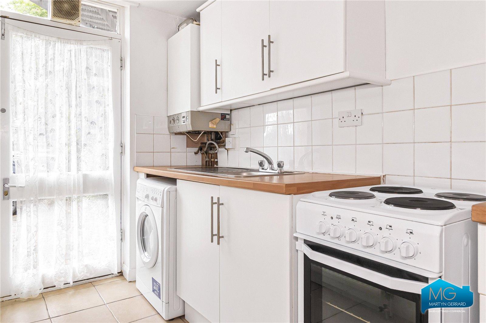 1 bedroom Ground Floor Flat to rent - Martyn Gerrard