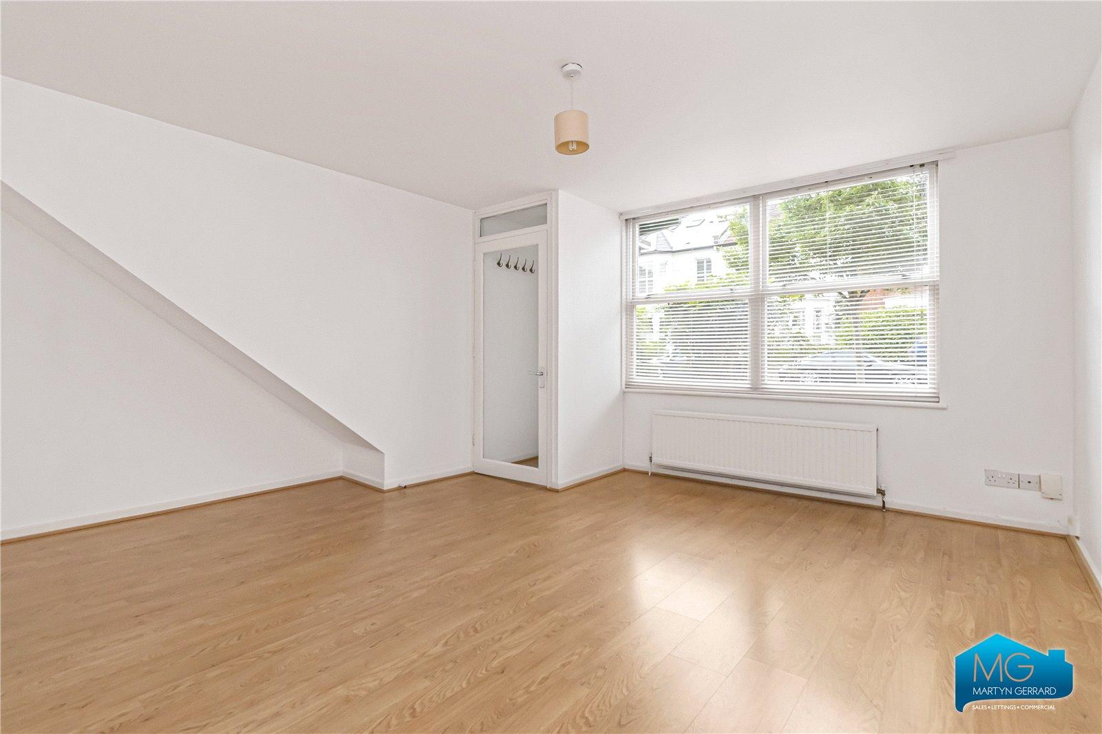 1 bedroom Ground Floor Flat to rent - Martyn Gerrard