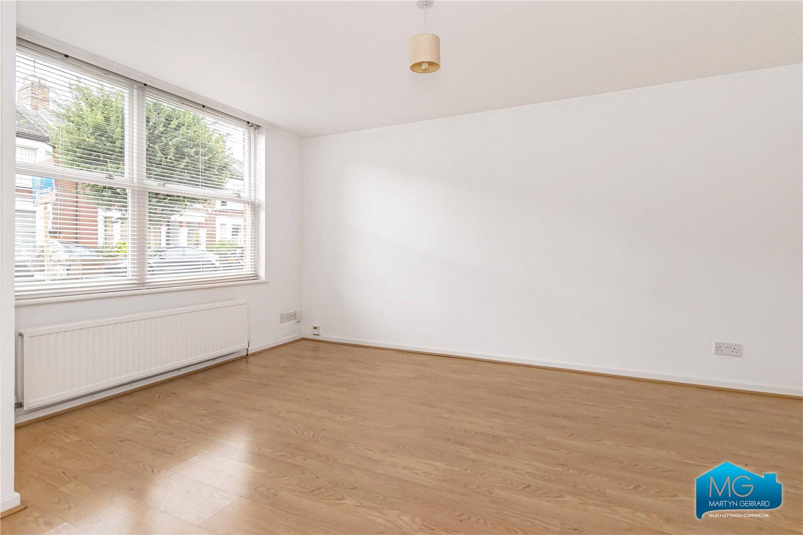 1 bedroom Ground Floor Flat to rent - Martyn Gerrard