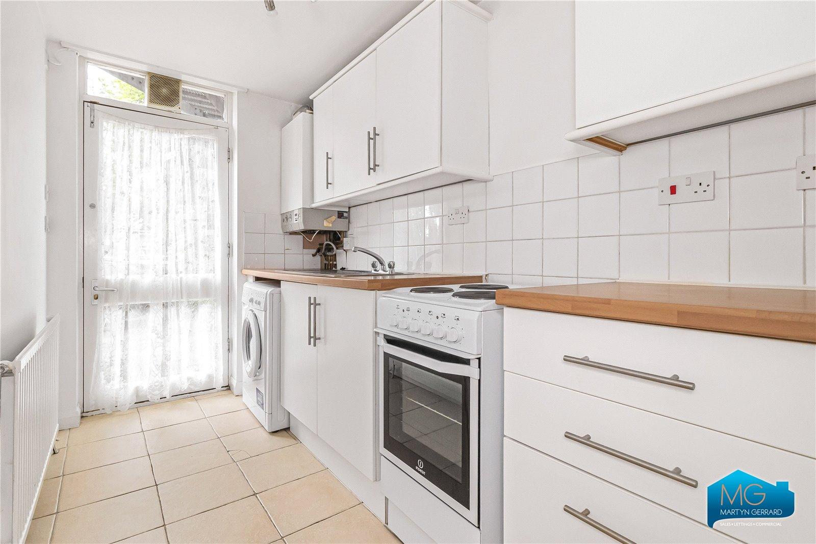 1 bedroom Ground Floor Flat to rent - Martyn Gerrard