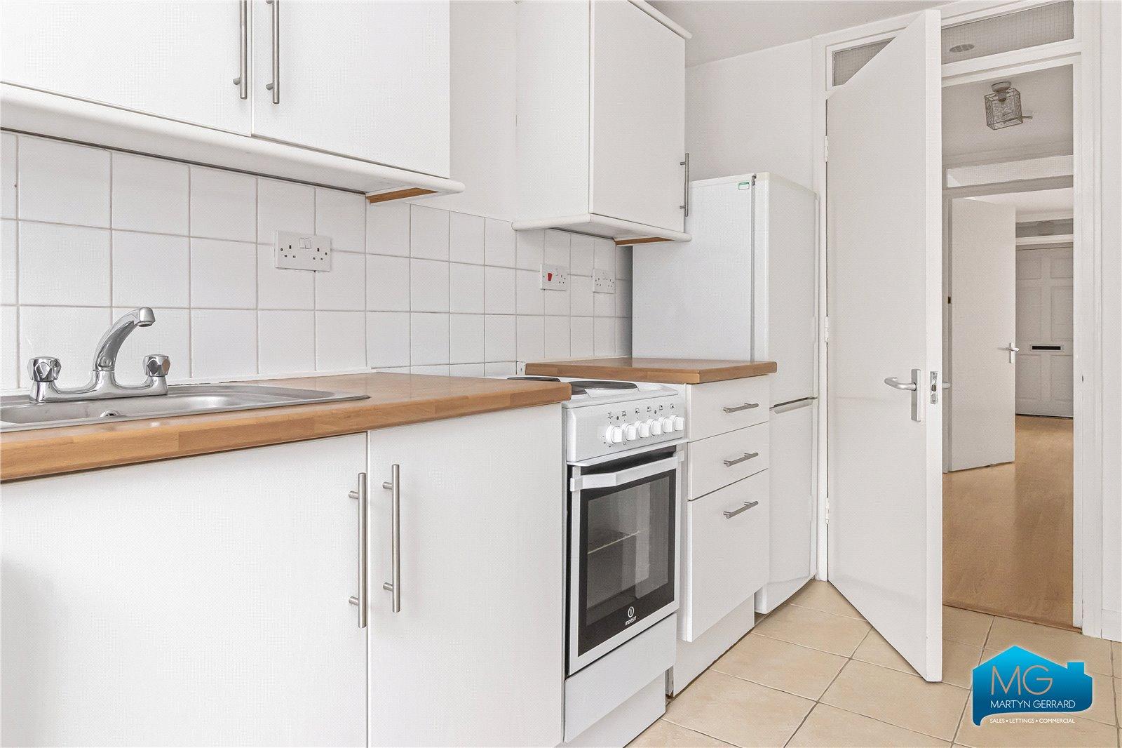 1 bedroom Ground Floor Flat to rent - Martyn Gerrard