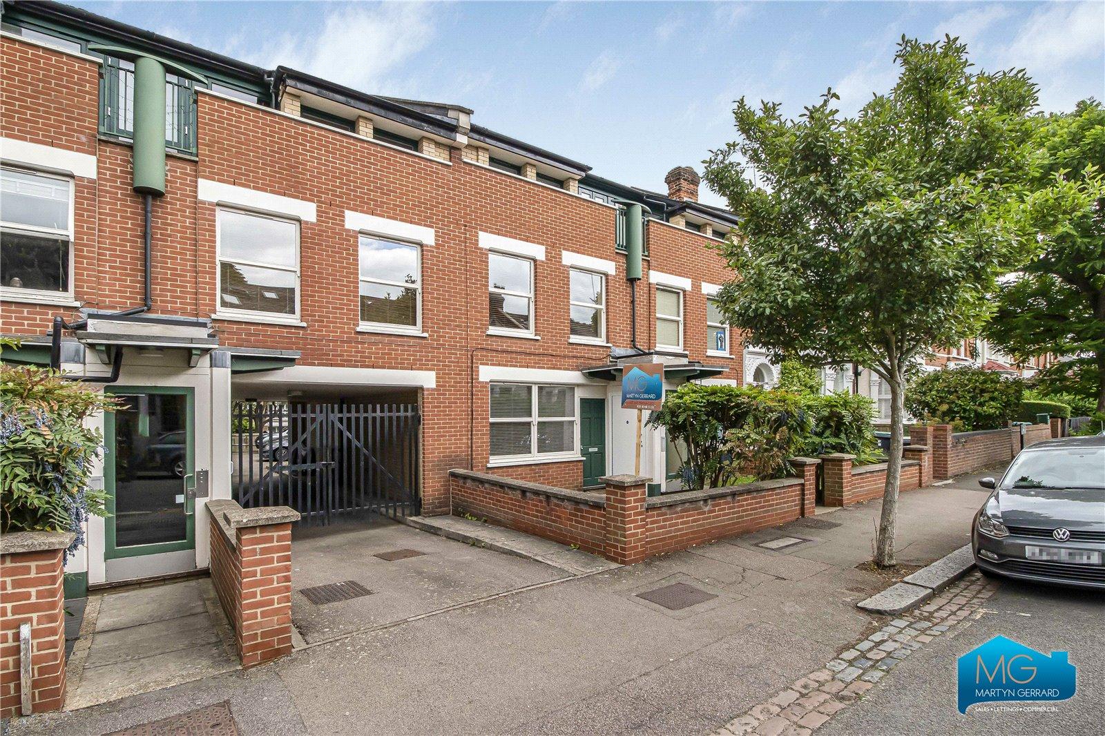 1 bedroom Ground Floor Flat to rent - Martyn Gerrard