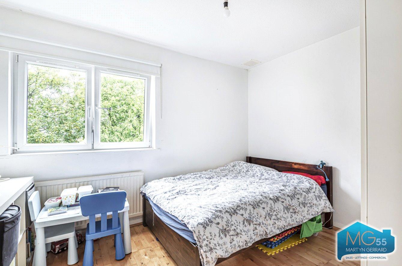2 bedroom Apartment to rent - Martyn Gerrard