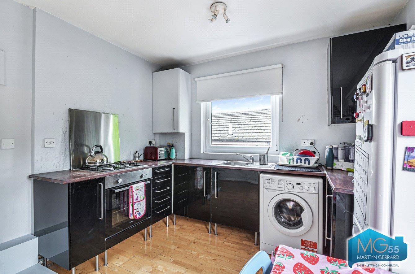 2 bedroom Apartment to rent - Martyn Gerrard
