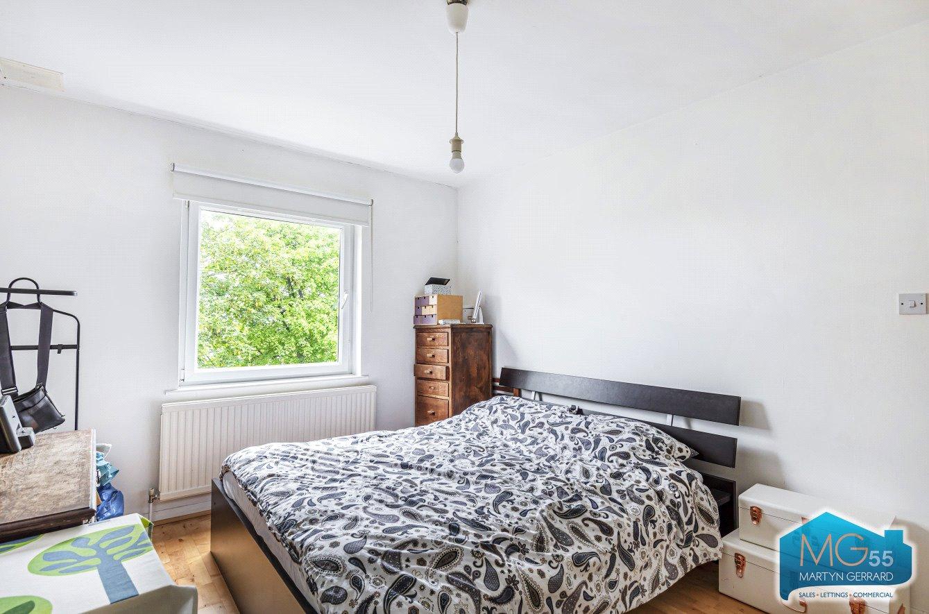 2 bedroom Apartment to rent - Martyn Gerrard