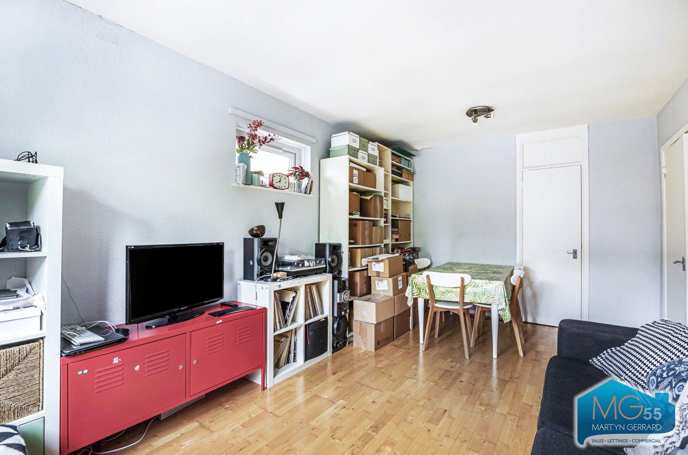 2 bedroom Apartment to rent - Martyn Gerrard
