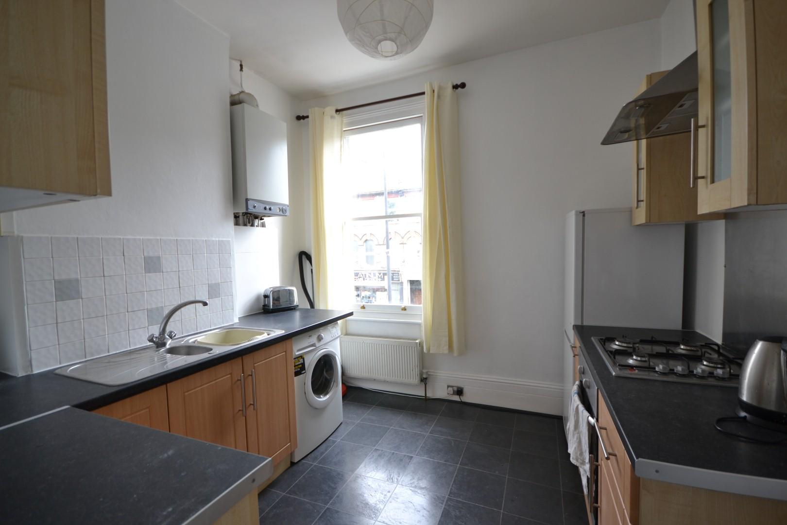 3 bedroom Apartment to rent - Martyn Gerrard
