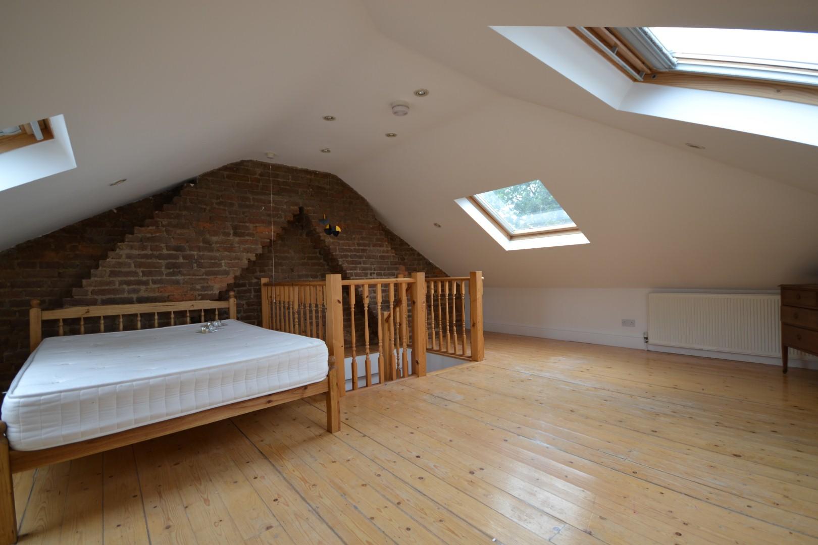 3 bedroom Apartment to rent - Martyn Gerrard