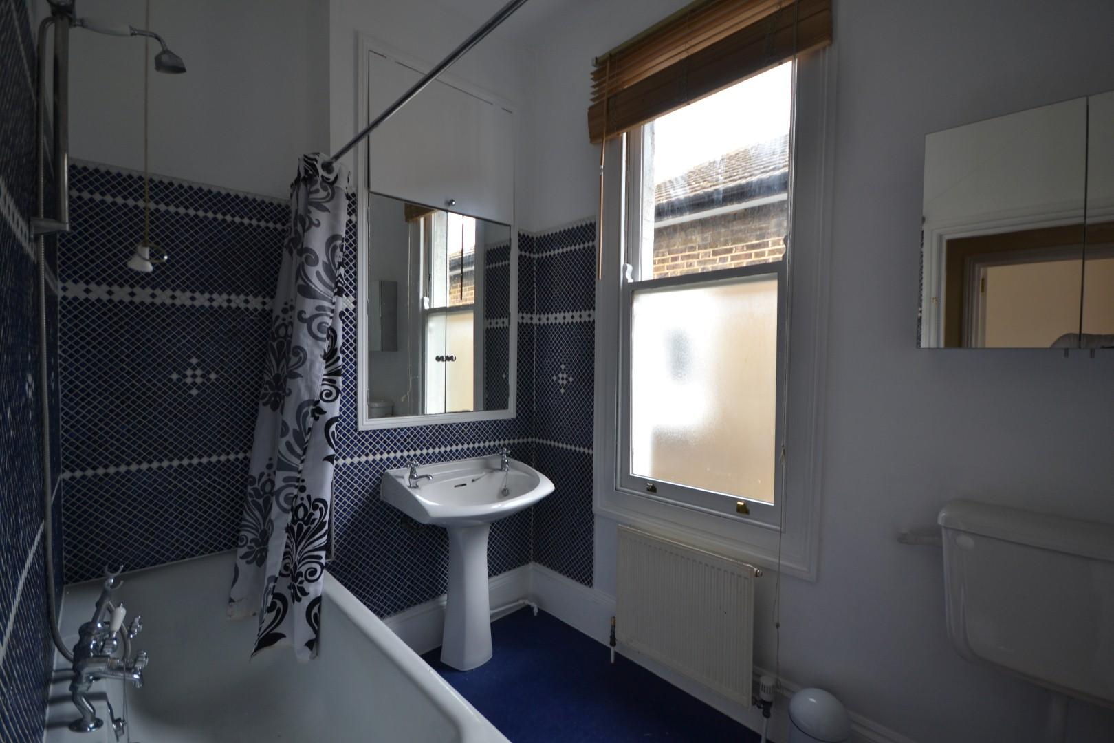 3 bedroom Apartment to rent - Martyn Gerrard