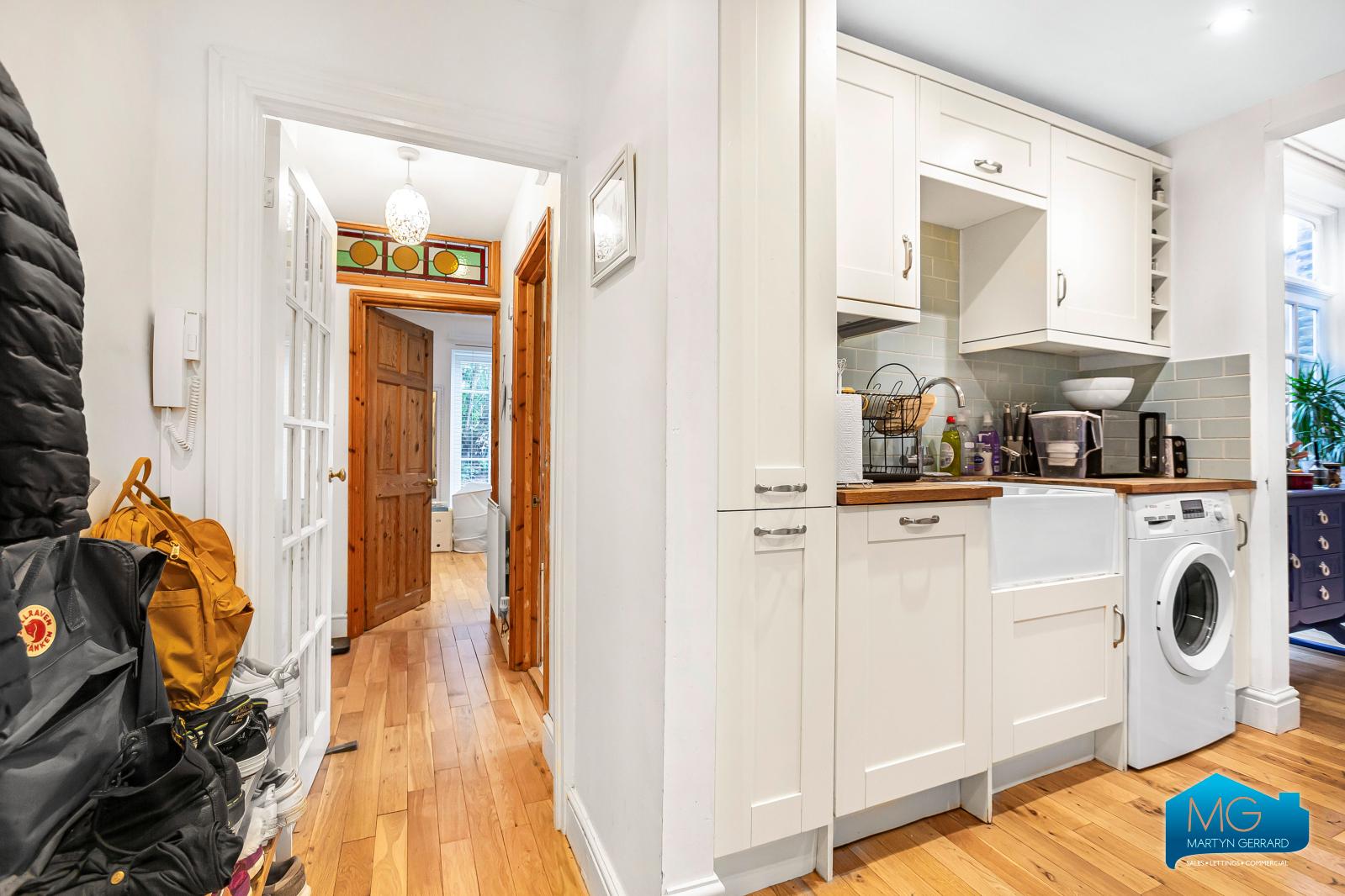 1 bedroom Ground Floor Flat to rent - Martyn Gerrard