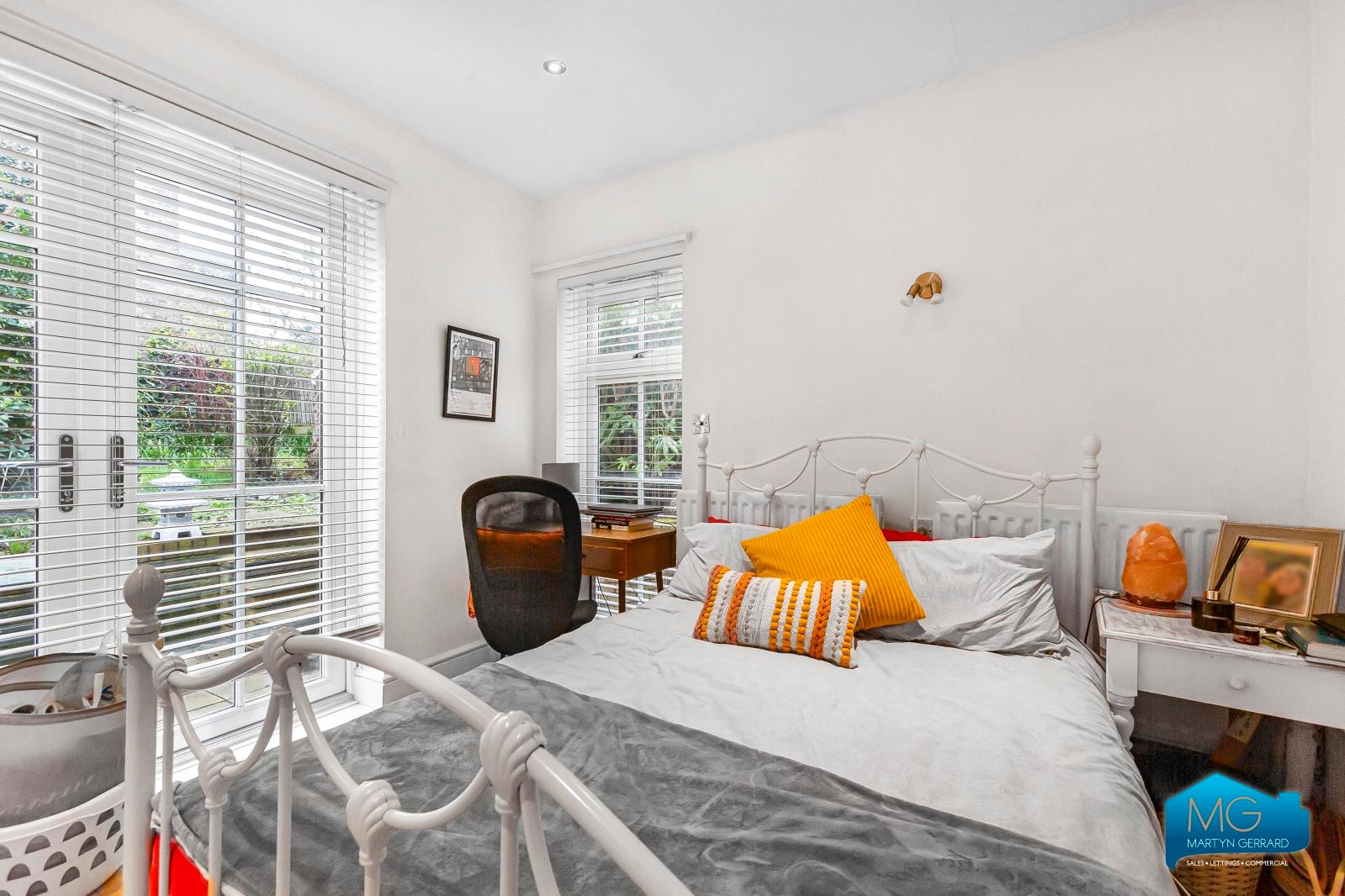 1 bedroom Ground Floor Flat to rent - Martyn Gerrard