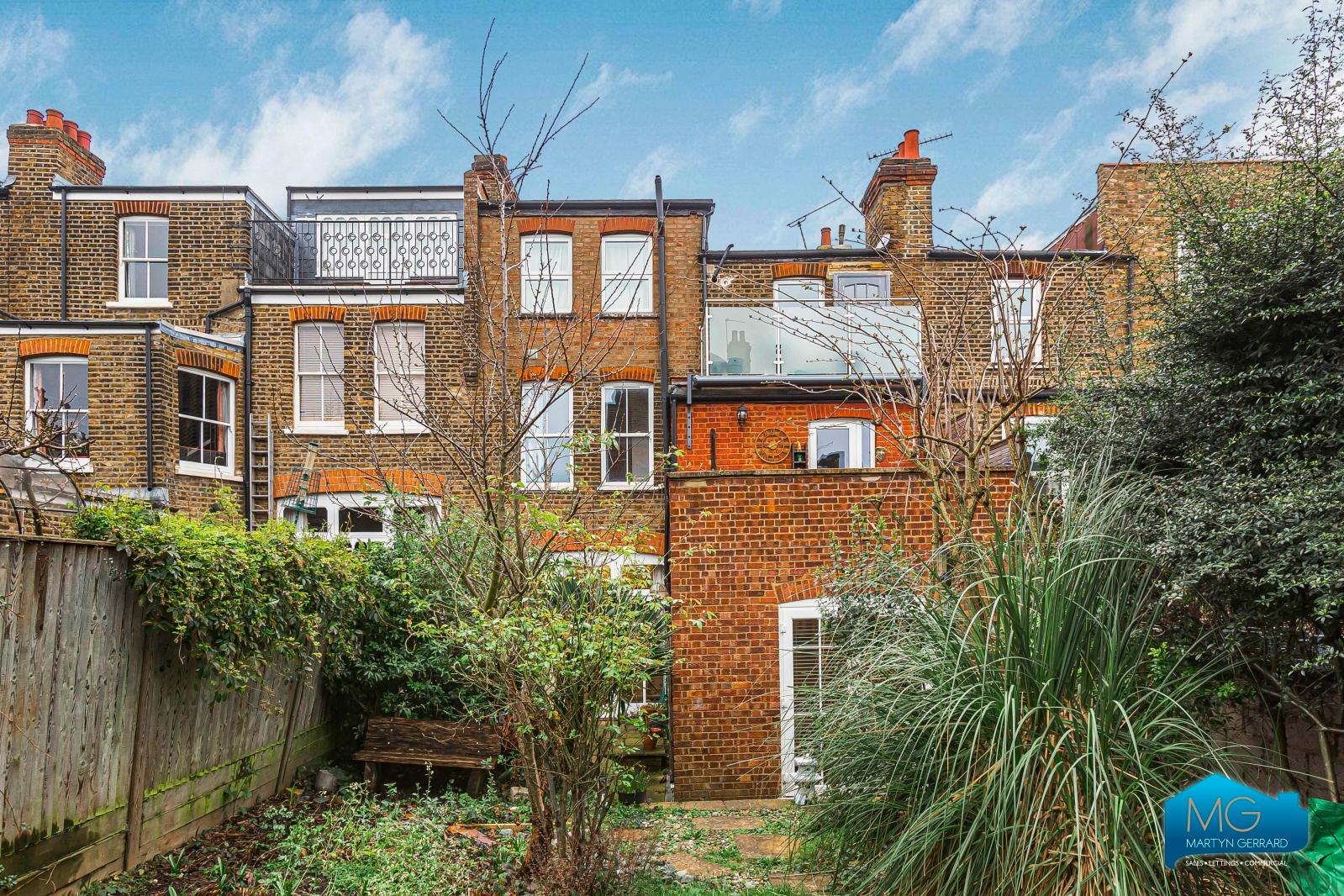 1 bedroom Ground Floor Flat to rent - Martyn Gerrard