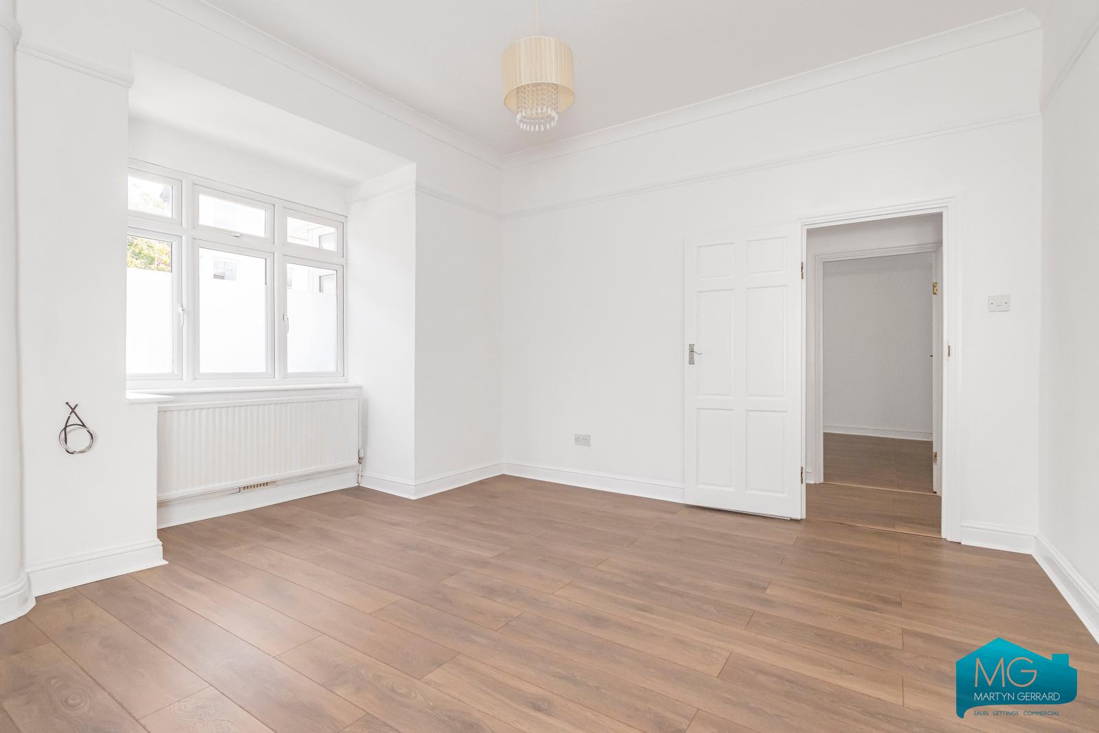 4 bedroom Semi-Detached House to rent - Martyn Gerrard