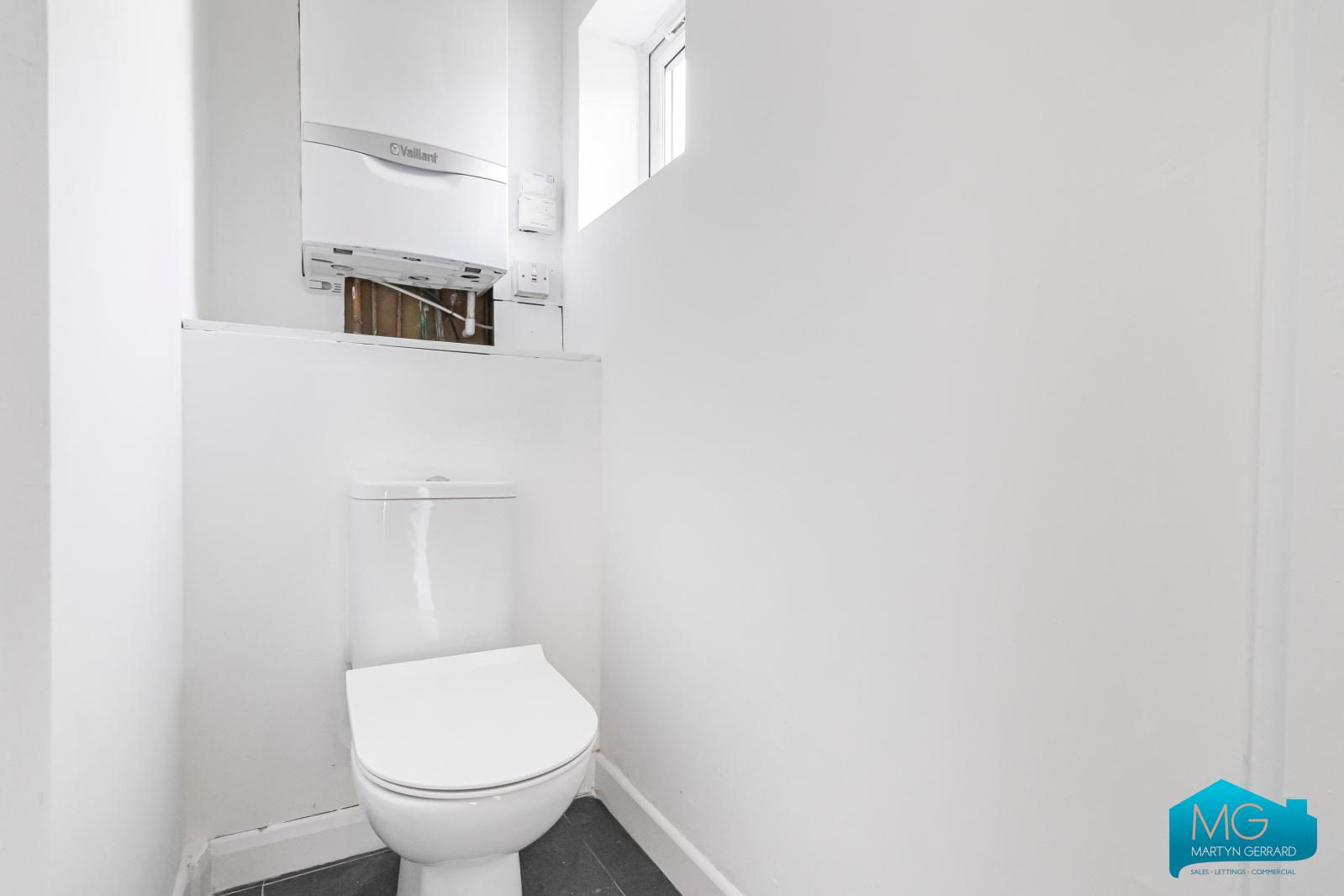 4 bedroom Semi-Detached House to rent - Martyn Gerrard