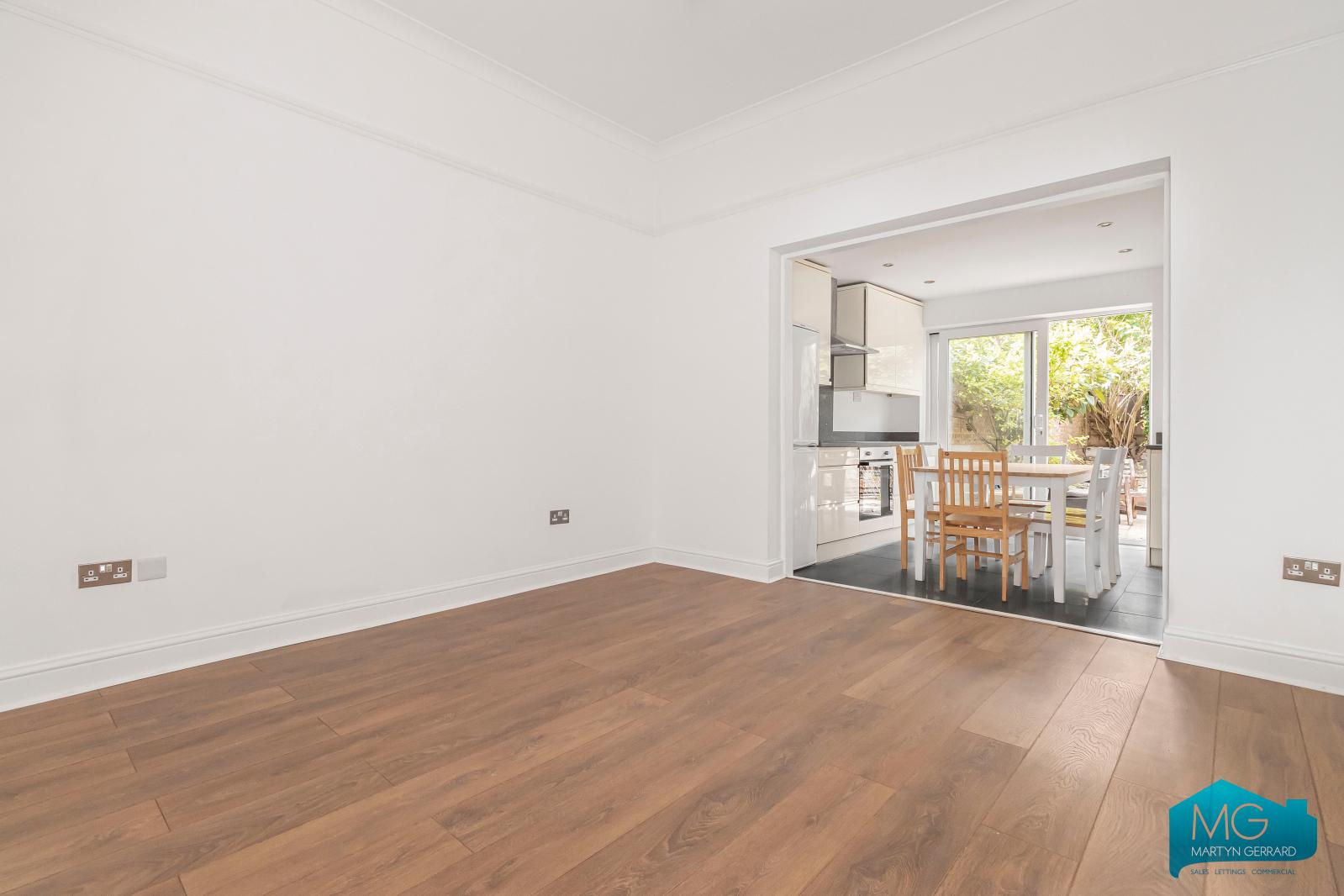 4 bedroom Semi-Detached House to rent - Martyn Gerrard