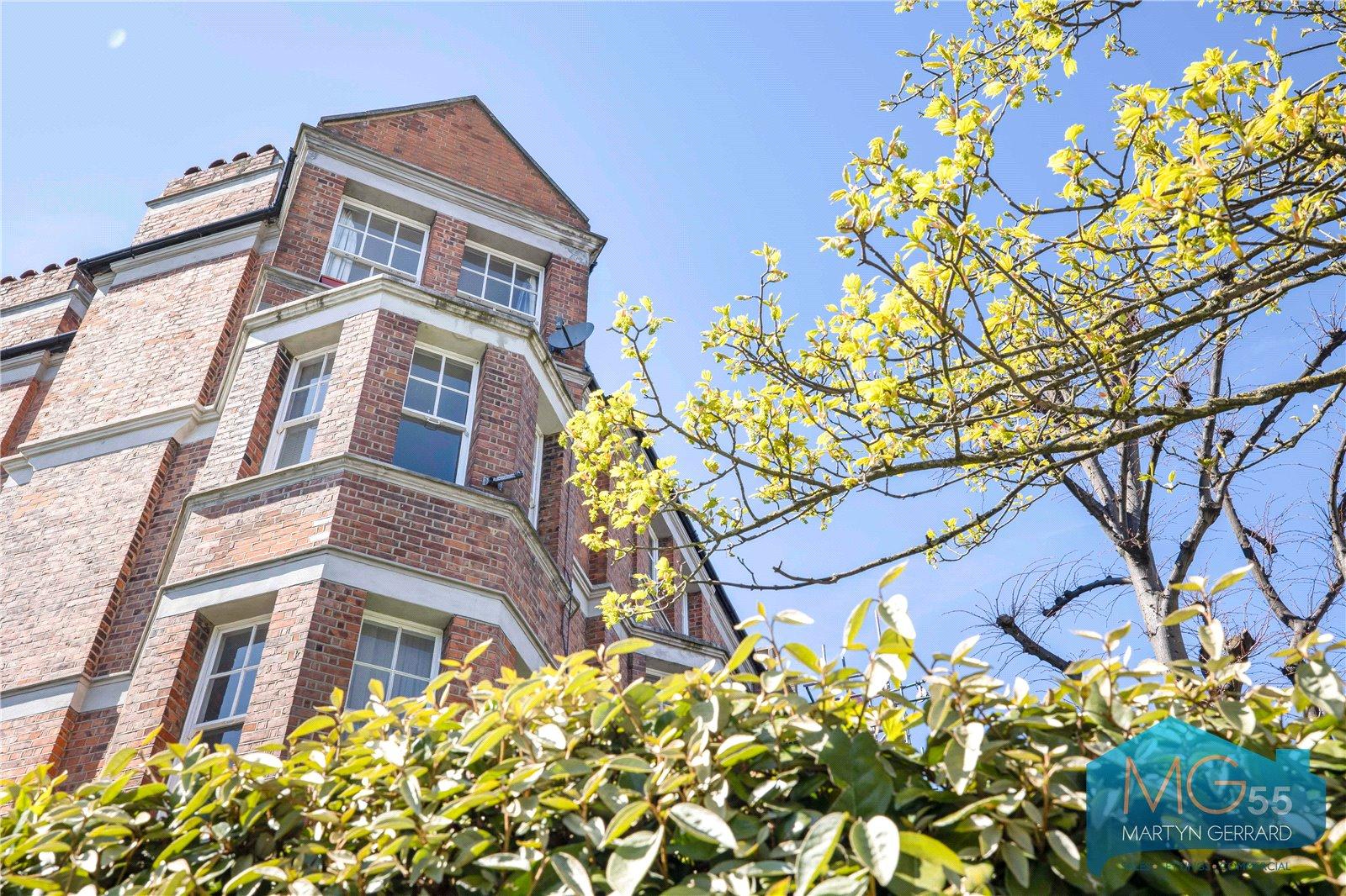 3 bedroom Apartment to rent - Martyn Gerrard