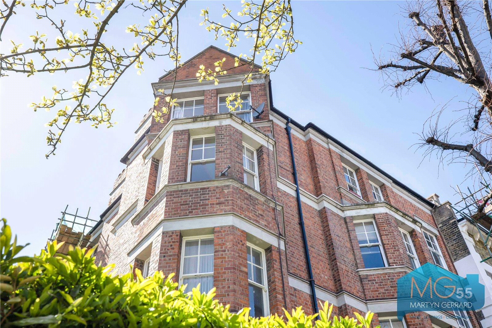 3 bedroom Apartment to rent - Martyn Gerrard