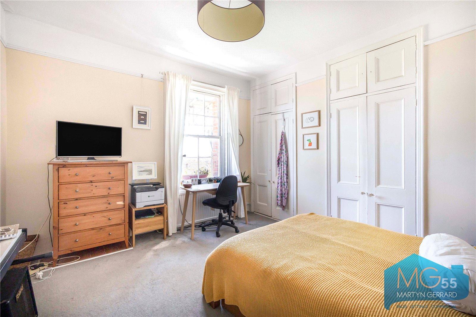 3 bedroom Apartment to rent - Martyn Gerrard