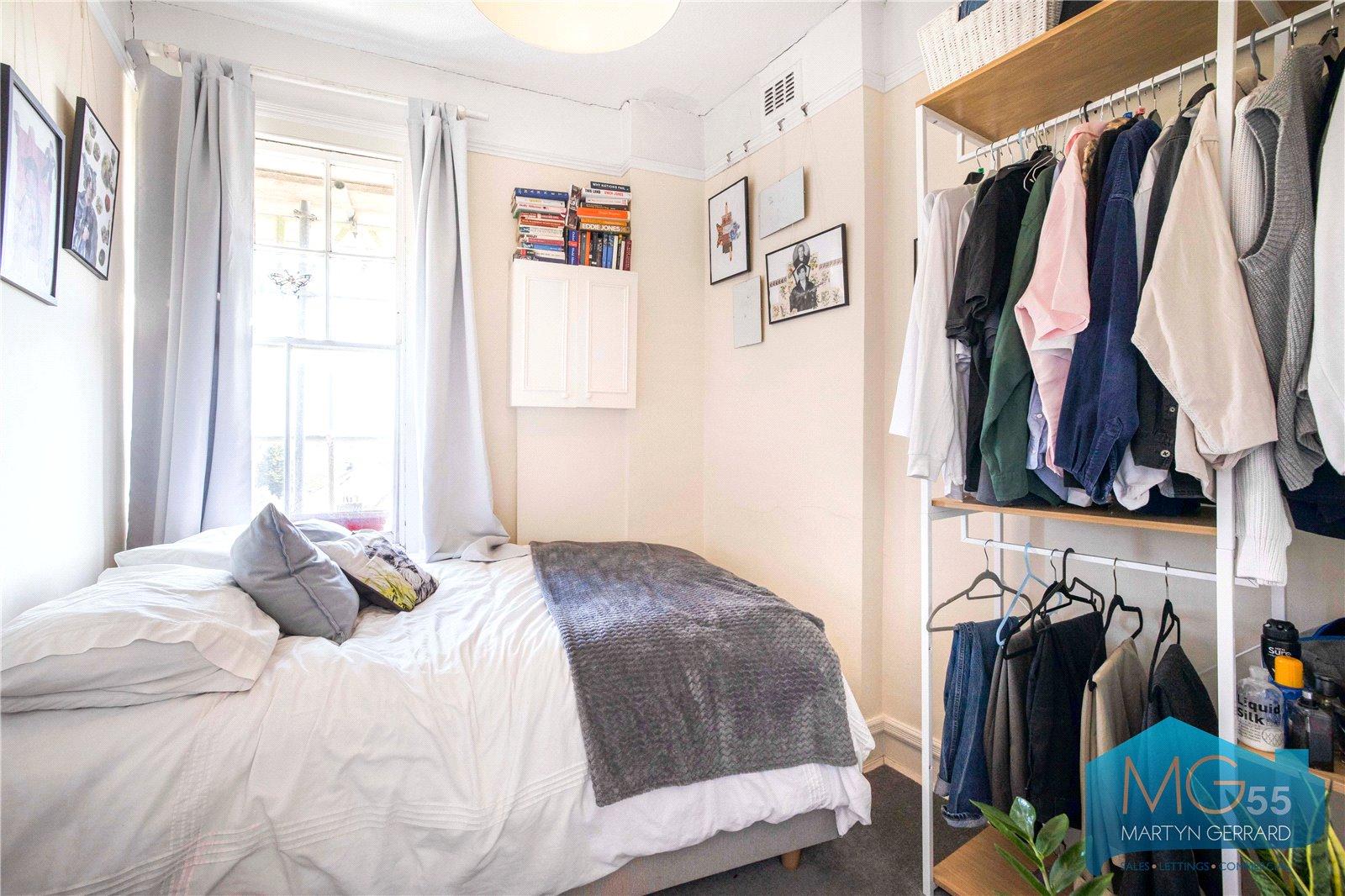 3 bedroom Apartment to rent - Martyn Gerrard