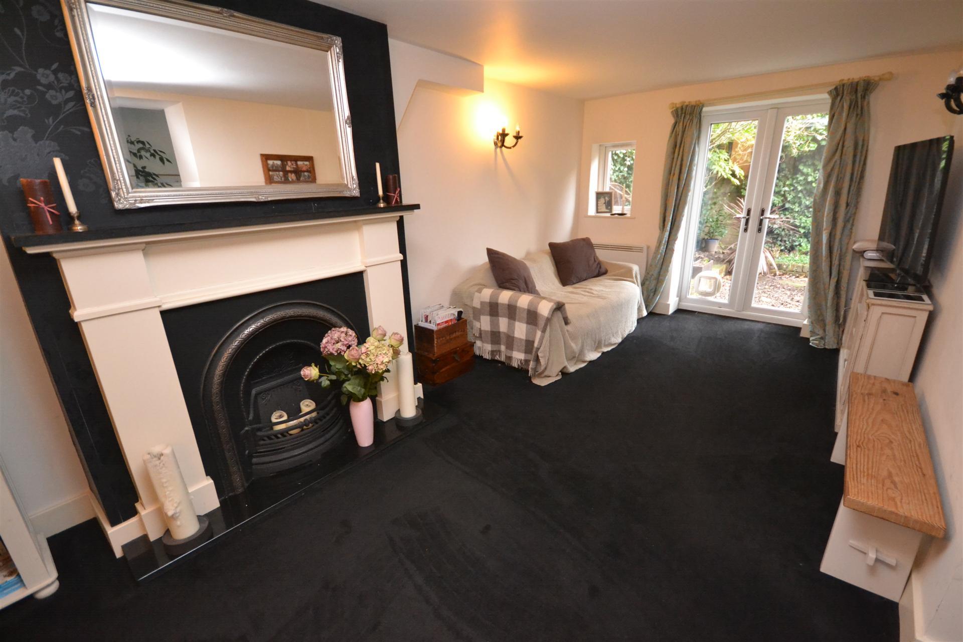 2 bedroom Apartment to rent - Martyn Gerrard
