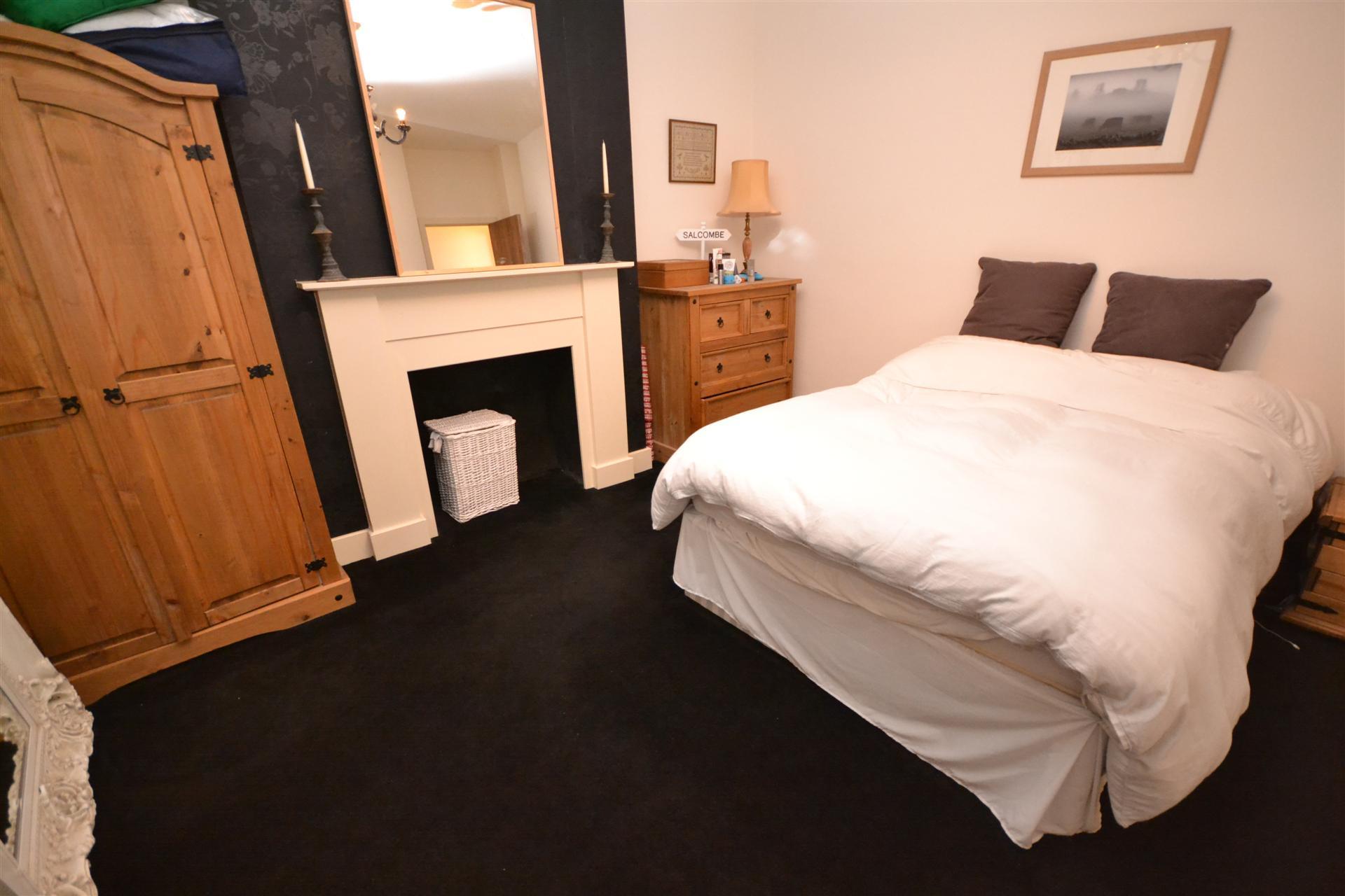 2 bedroom Apartment to rent - Martyn Gerrard